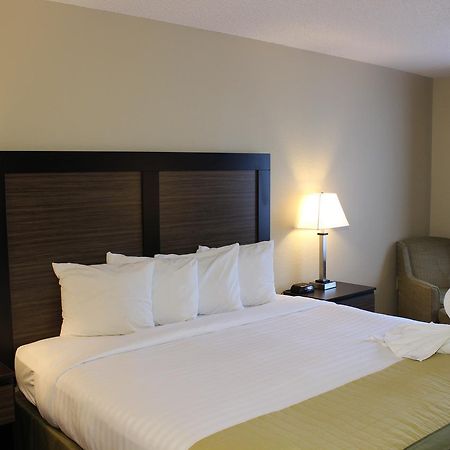 Baymont By Wyndham Fort Myers Airport Extérieur photo
