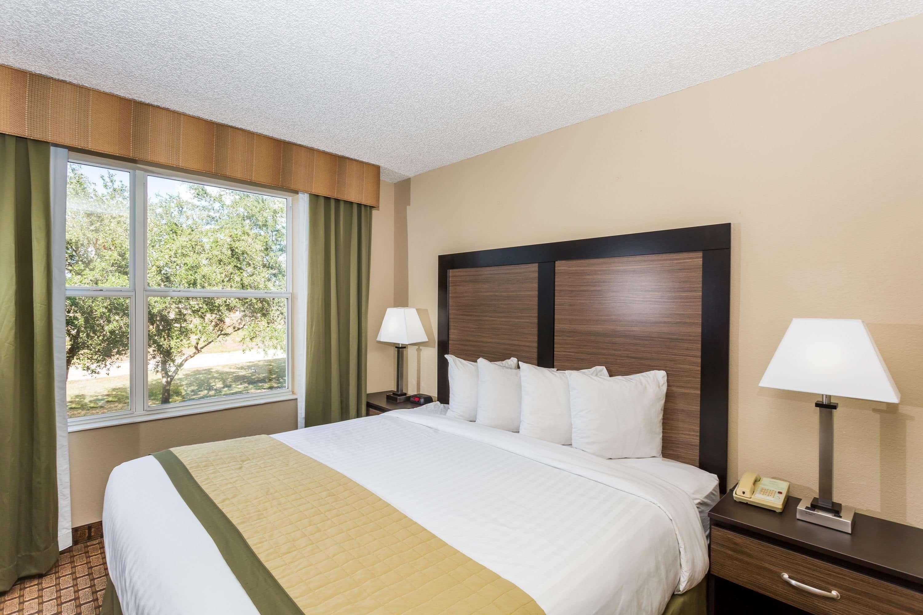 Baymont By Wyndham Fort Myers Airport Extérieur photo