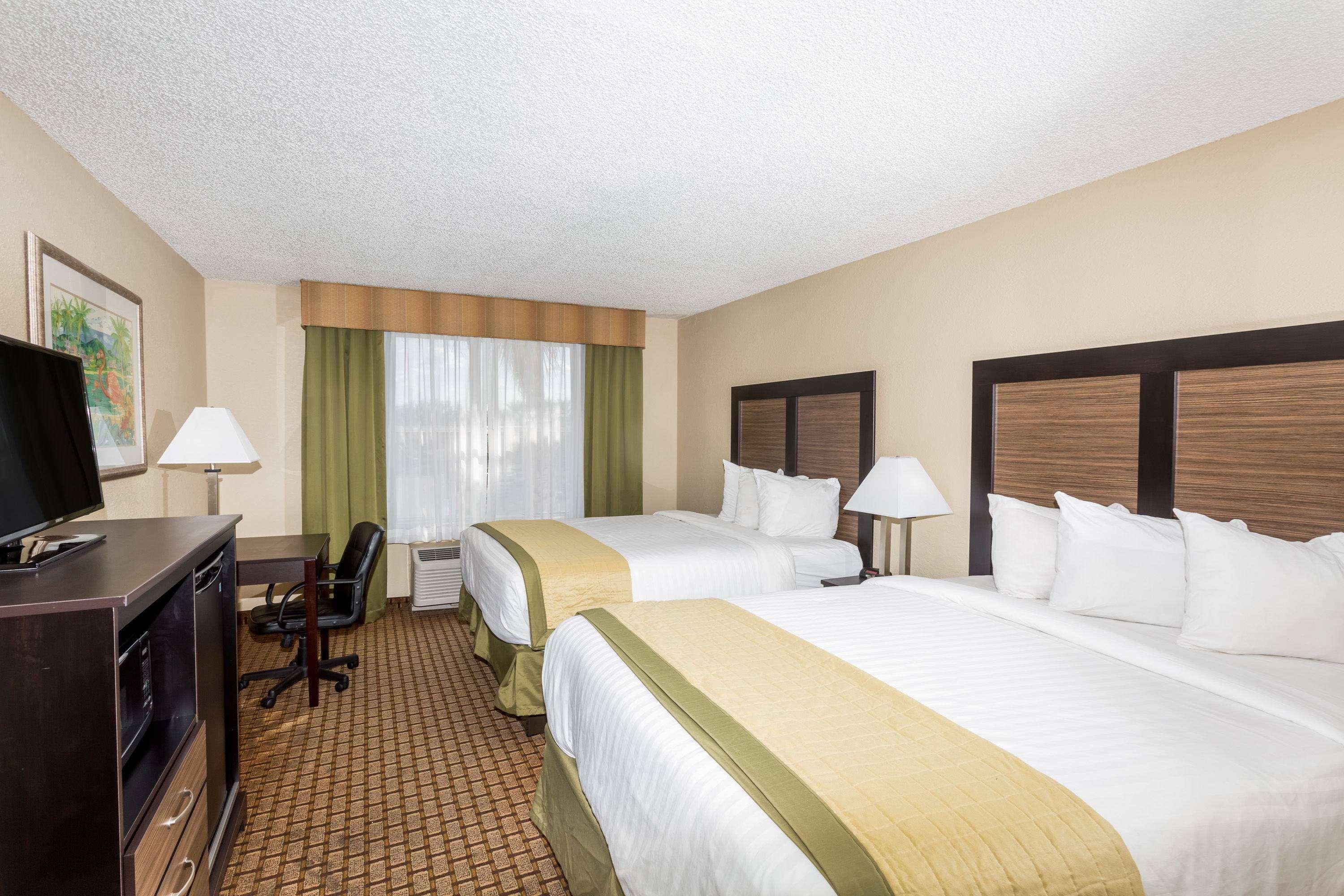 Baymont By Wyndham Fort Myers Airport Extérieur photo
