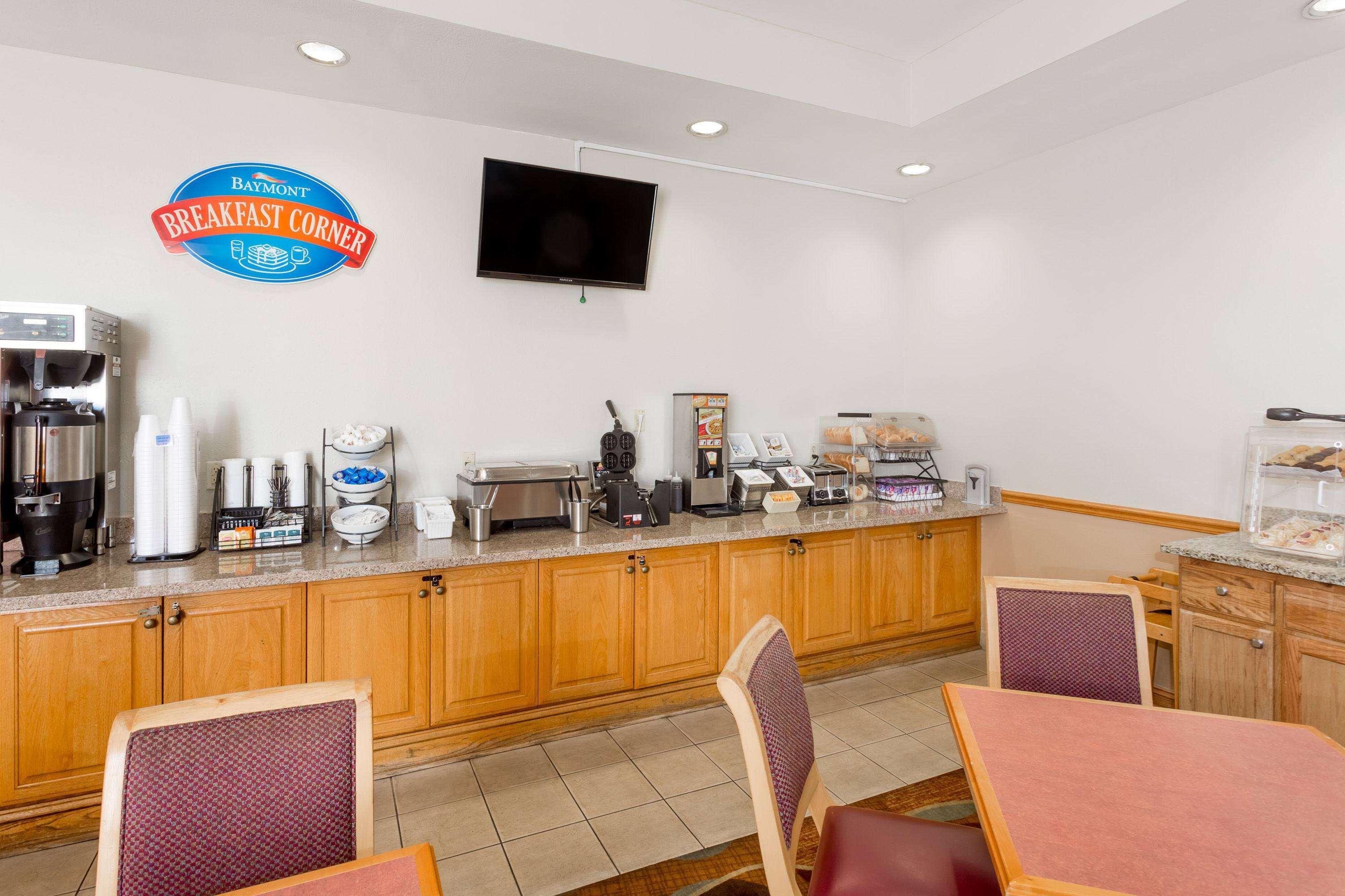 Baymont By Wyndham Fort Myers Airport Extérieur photo