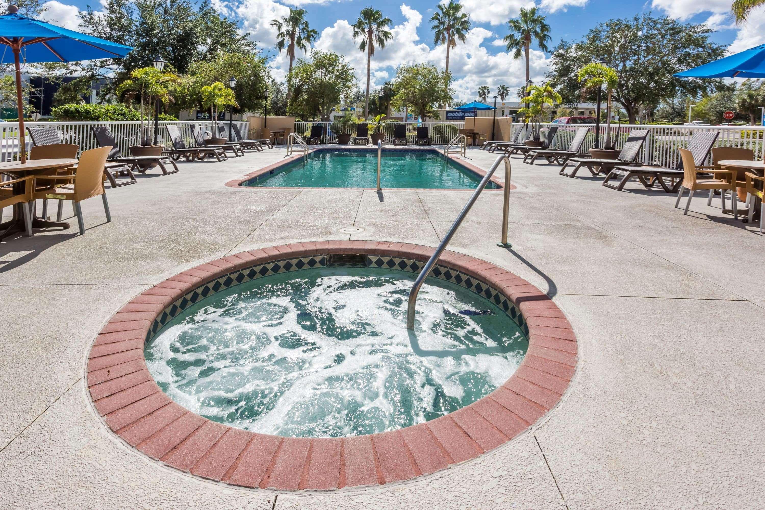 Baymont By Wyndham Fort Myers Airport Extérieur photo