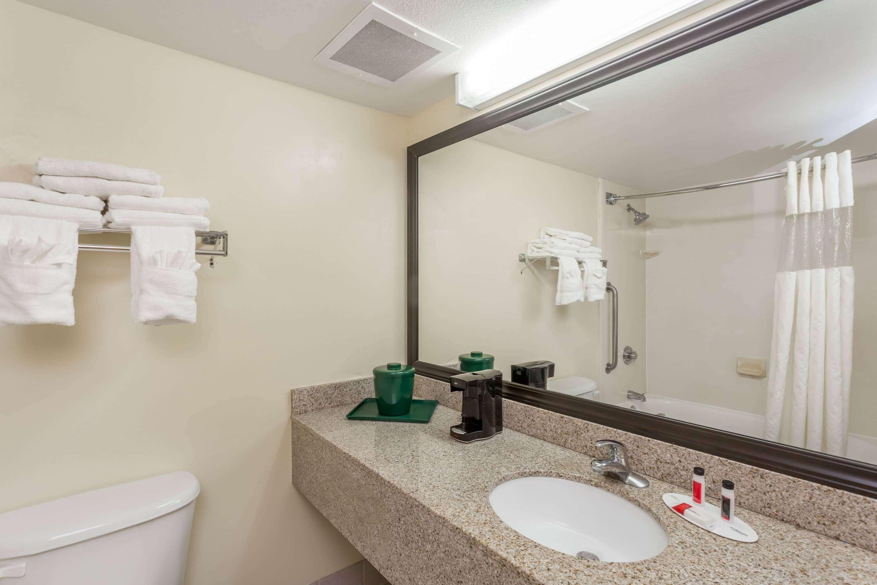 Baymont By Wyndham Fort Myers Airport Extérieur photo