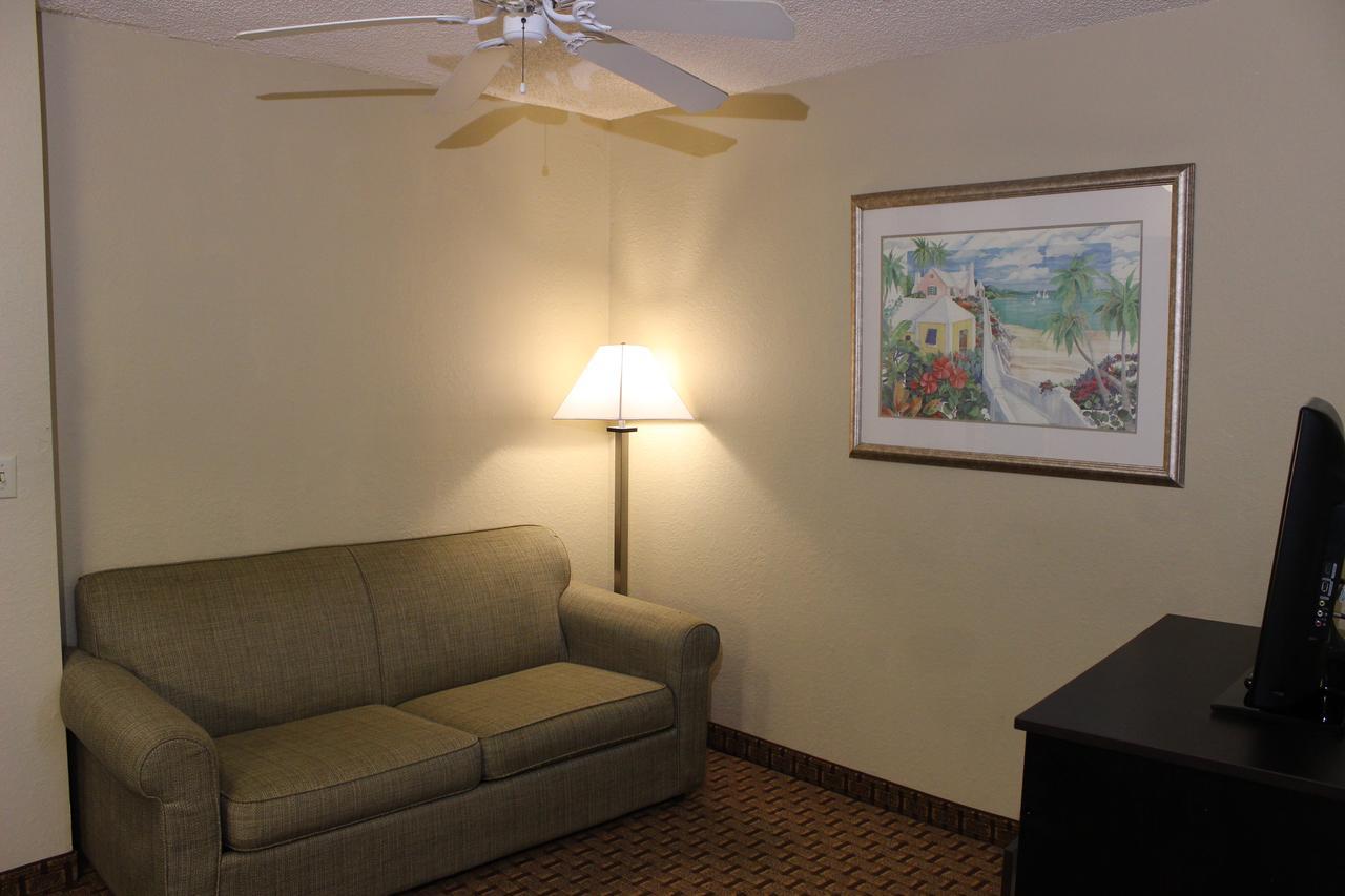 Baymont By Wyndham Fort Myers Airport Extérieur photo