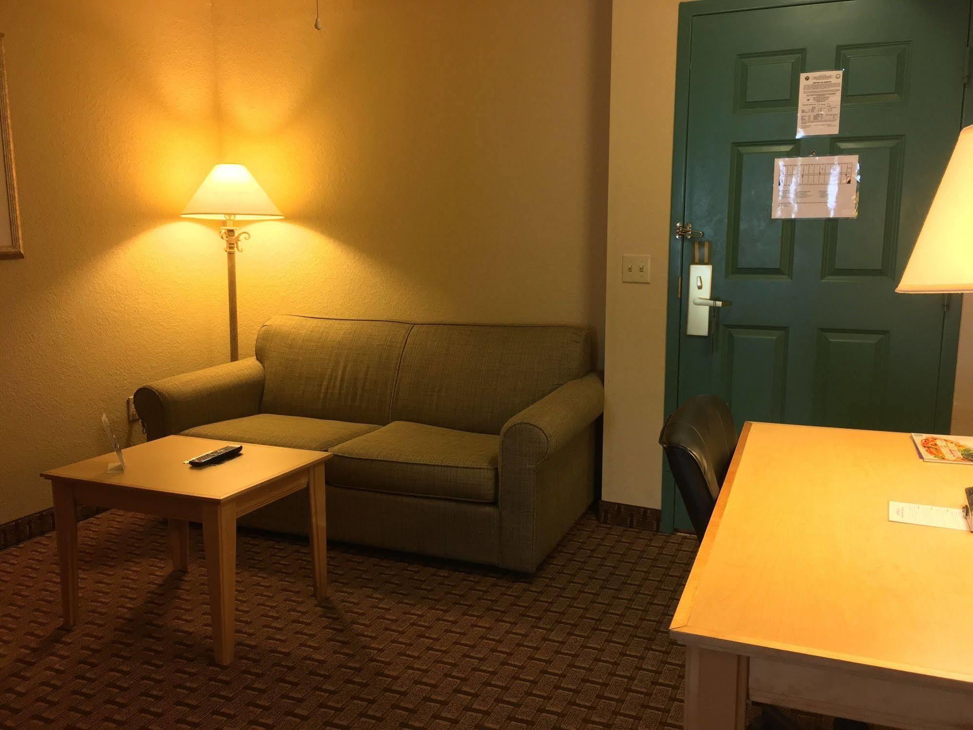 Baymont By Wyndham Fort Myers Airport Extérieur photo