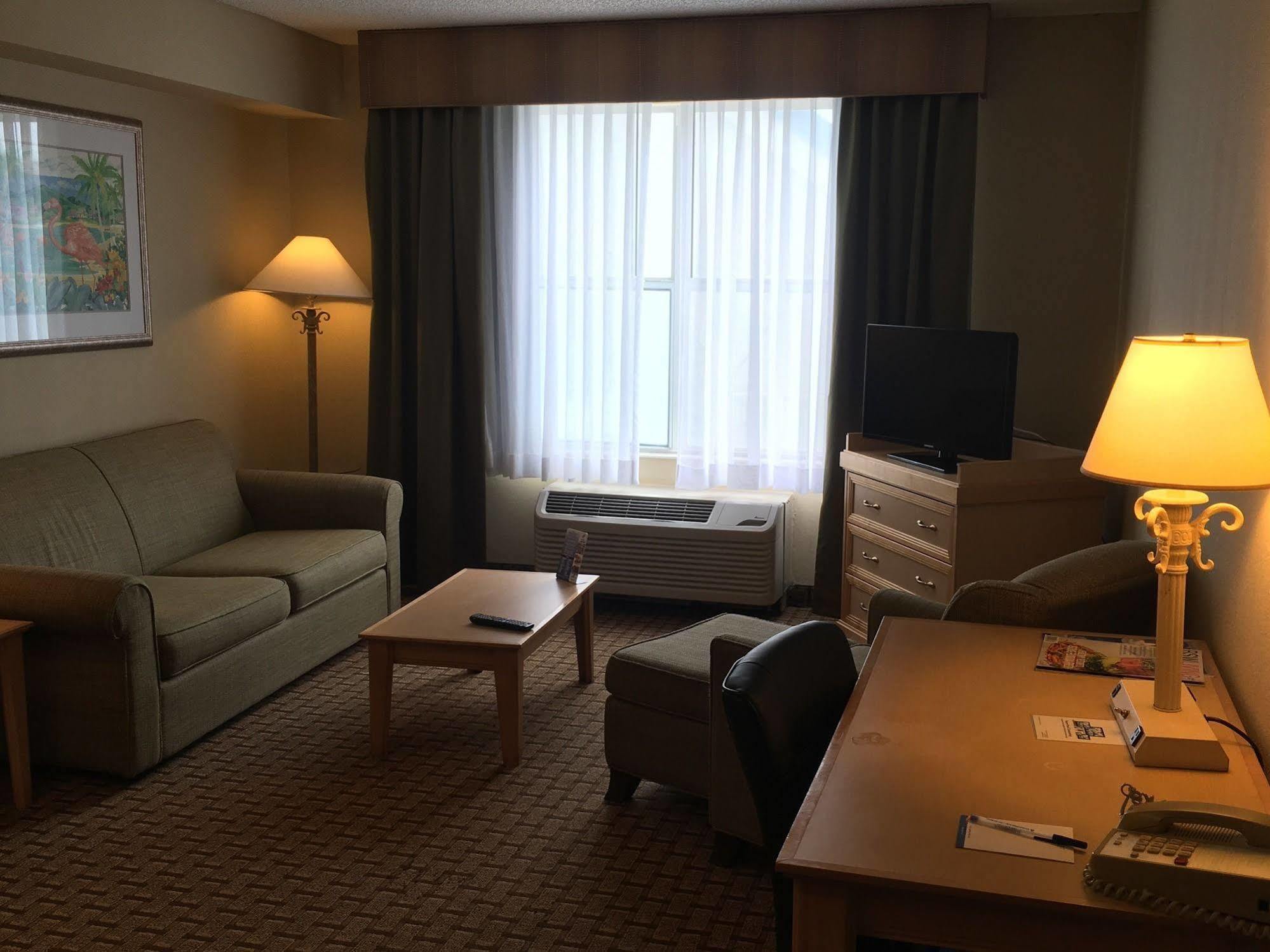Baymont By Wyndham Fort Myers Airport Extérieur photo