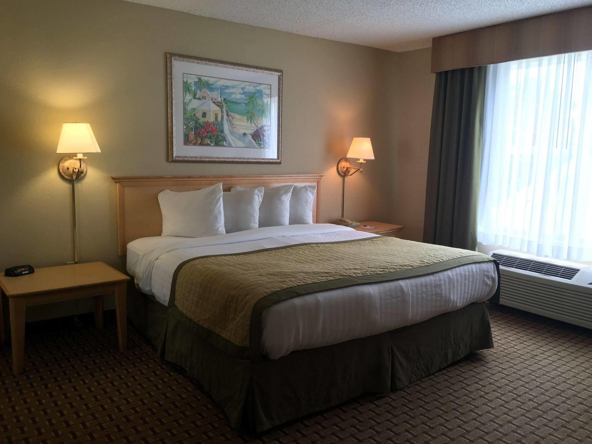Baymont By Wyndham Fort Myers Airport Extérieur photo