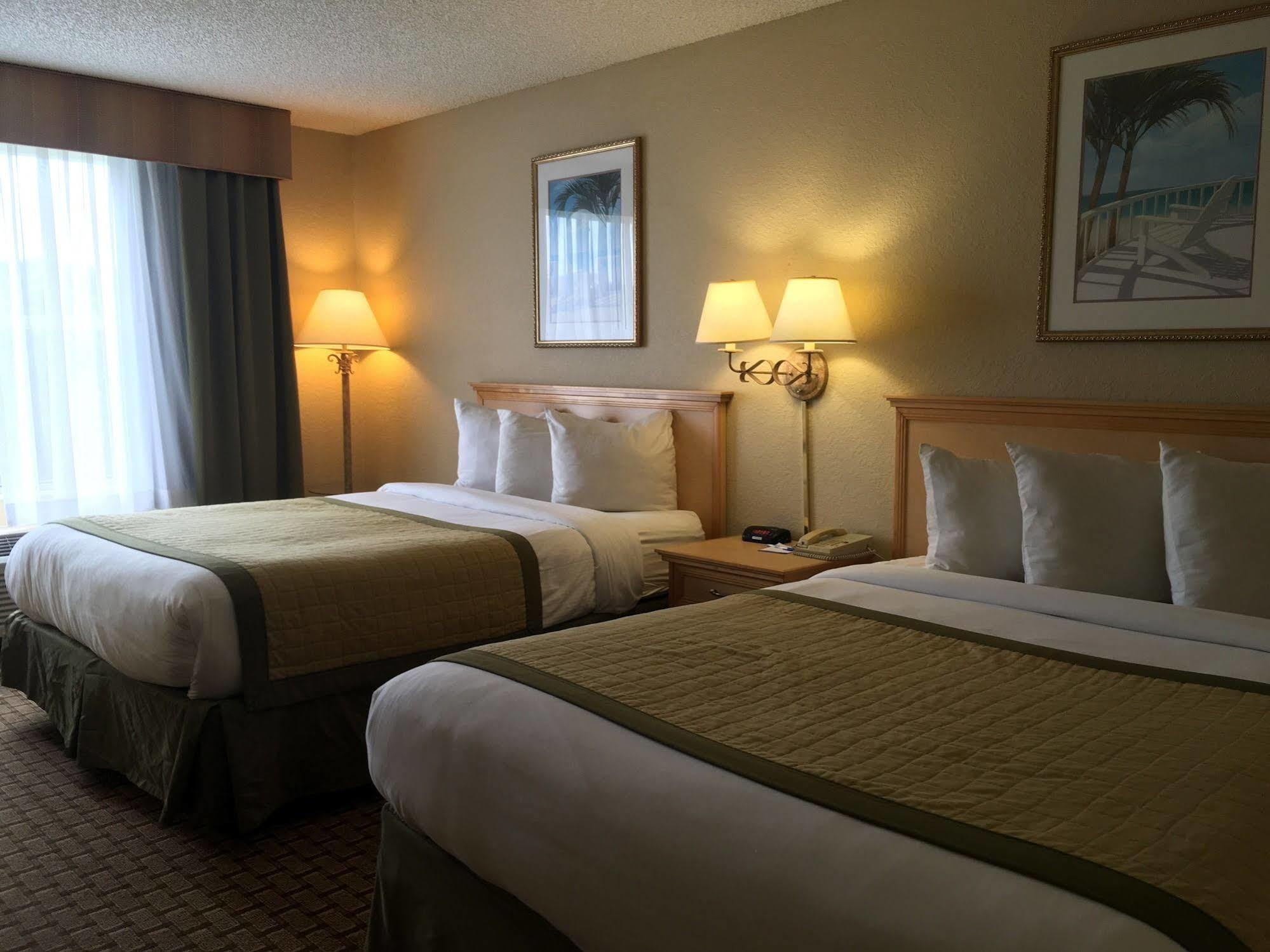 Baymont By Wyndham Fort Myers Airport Extérieur photo